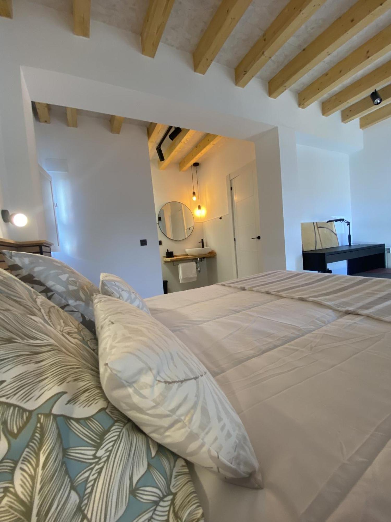 La Casa Del Barbero Villa Torrelavega Buitenkant foto